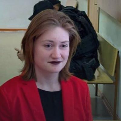 Rusija: 19-godišnja djevojka osuđena na 32 mjeseca zatvora zbog ukrajinske poezije na trgu Rusija: 19-godišnja djevojka osuđena na 32 mjeseca zatvora zbog ukrajinske poezije na trgu