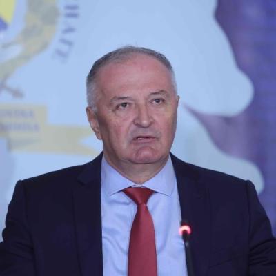 MINISTAR HELEZ POZIVA DOMAĆU JAVNOST DA OZBILJNO SHVATI NAPADE: &quot;Potomci fašističkih ideologija traže podjelu...&quot;