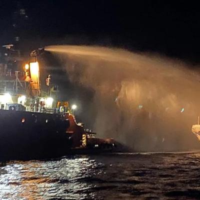 Dronovima napadnut brod koji je prevozio humanitarnu pomoć za Gazu Dronovima napadnut brod koji je prevozio humanitarnu pomoć za Gazu