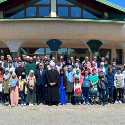 U Cazinu održano prestižno mektebsko takmičenje: Mladi polaznici iz 11 medžlisa pokazali snagu imana i znanja