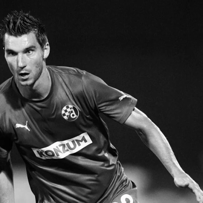 Admir Vladavić se emotivnom porukom oprostio od nekadašnjeg saigrača Nikole Pokrivača: Voli te brat Boske Admir Vladavić se emotivnom porukom oprostio od nekadašnjeg saigrača Nikole Pokrivača: Voli te brat Boske