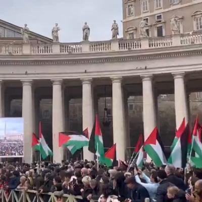 Veliki broj palestinskih zastava na sahrani pape Franje: Nije zaboravljena njegova borba za narod Gaze