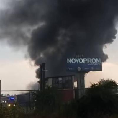 Buknuo požar u krugu modričkog preduzeća, vatrogasci na terenu
