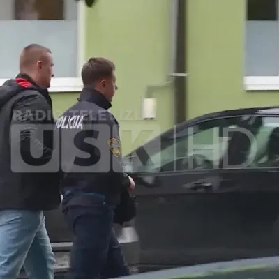 FUP o akciji "Kocka": Uhapšeni i policajci, istraga o sumnjivim nabavkama za EPBiH i EP Srbije (FOTO) FUP o akciji "Kocka": Uhapšeni i policajci, istraga o sumnjivim nabavkama za EPBiH i EP Srbije (FOTO)