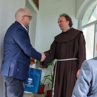 Delegacija Vlade USK posjetila pravoslavnu i katoličku zajednicu u Bihaću