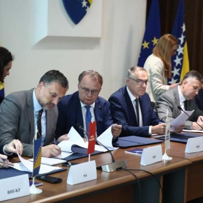 NEGIRANJE GENOCIDA I &quot;ŽIVJELA SRPSKA, ŽIVIO VUČIĆ&quot;: Koliko je opozicija iz RS istinska alternativa Miloradu Dodiku?