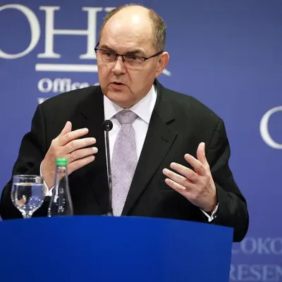 Schmidt najavio vanredno obraćanje