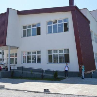 Krađe tokom časova tjelesnog odgoja u Drugoj srednjoj školi u Cazinu: Učenici traže reakciju škole