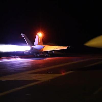 U sinoćnjim zračnim udarima američkih snaga u Jemenu poginulo osam ljudi, Huti odgovorili lansiranjem rakete U sinoćnjim zračnim udarima američkih snaga u Jemenu poginulo osam ljudi, Huti odgovorili lansiranjem rakete