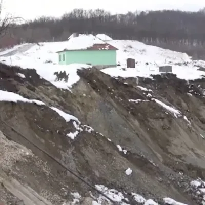 Klizi&scaron;ta gutaju kuće i puteve: Dok se ne plati životom nema spasa