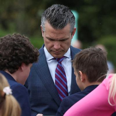 Novinari tvrde da će Hegsetha skandali skupo koštati, ali Bijela kuća negira da traži novog šefa odbrane