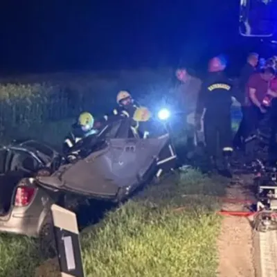 U stravičnoj nesreći poginuli otac i dvoje male djece, poznato kako je došlo do tragedije U stravičnoj nesreći poginuli otac i dvoje male djece, poznato kako je došlo do tragedije