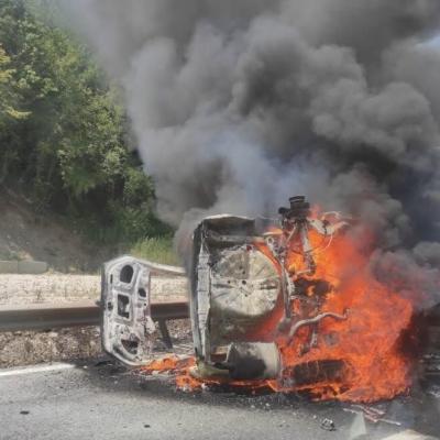 Potresno svjedočanstvo: Dok su svi snimali, on je spasio dva mlada života | Cazin.NET