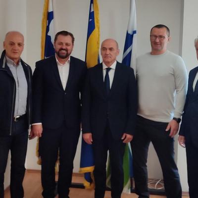 Unsko-sanski kanton pred novom vladom: NES, SDP, NiP i SBiH dogovaraju smjenu aktuelne vlasti Unsko-sanski kanton pred novom vladom: NES, SDP, NiP i SBiH dogovaraju smjenu aktuelne vlasti