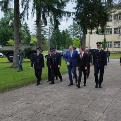 Uprkos zabrani: Dodik, Višković i Stevandić došli u kasarnu OSBiH, dočekao ih Helezov zamjenik