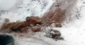 Stijena se obru&scaron;ila na put, gužve već od izlaza iz Sarajeva