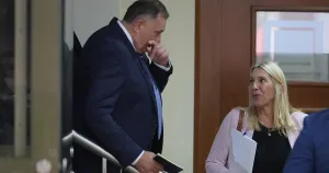 Revizori u RS-u če&scaron;ljali dokumentaciju službe kojoj je &scaron;ef bio Milorad Dodik