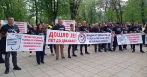 Medicinari odbijaju dodatak na plate, traže povećanje od 20 posto