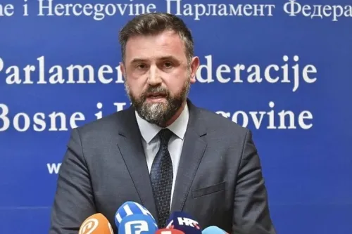 Gratz predlaže sankcije za neopravdane izostanke zastupnika: "Puna naknada za praznu stolicu nije moguća