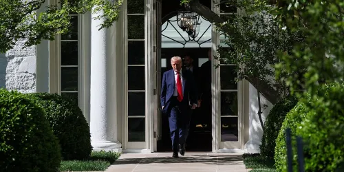 Većina Amerikanaca smatra Donalda Trumpa za "opasnog diktatora"