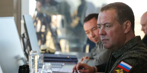 Medvedev poručio Evropljanima da se povuku iz pregovora o Ukrajini: "Tada bi Rusija brzo rije&scaron;ila sve"