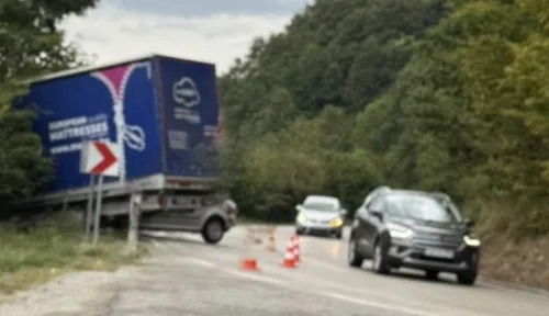 Jo&scaron; jedna nesreća potresla Cazin: "Sudar kamiona i auta" &ndash; evo detalja | Cazin.NET