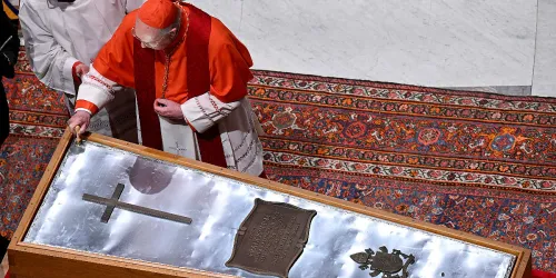 Zapečaćen kovčeg s tijelom pape Franje, sve spremno za sutra&scaron;nju sahranu