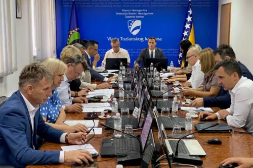 SAOPĆENJE IZ VLADE TUZLANSKOG KANTONA: "Iako ohrabrujući, podatak treba uzeti sa značajnom rezervom jer..."