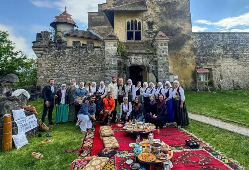 Poznati egipatski influenceri posjetili Cazin: Ljepote grada odu&scaron;evile goste