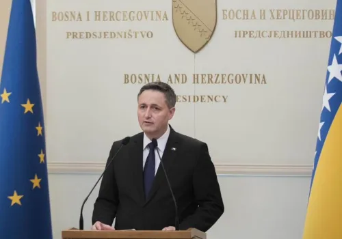 Bećirović poručio Vučiću: Bolje da se bavi&scaron; problemima svoje, umjesto izazivanja krize u susjednim državama