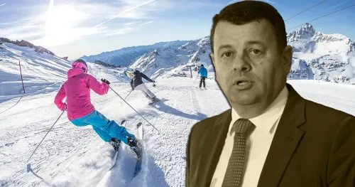 Hurtić sa suprugom privatno otputovao u Austriju, prate ih policajci koje plaća država?!