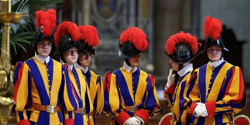 Spremni su dati život za papu, ali za službu moraju ispunjavati rigorozne uslove: Kako se bira &Scaron;vicarska garda