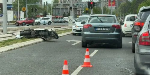 U saobraćajnoj nesreći kod Ma&scaron;inske &scaron;kole u Sarajevu povrijeđen motociklista