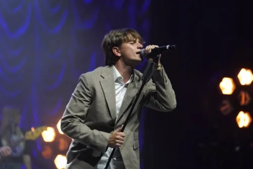 NAJVEĆA MLADA MUZIČKA ZVIJEZDA STIŽE U SARAJEVO: Sprema se spektakl u Skenderiji