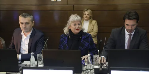 Vlada FBiH povećala sebi duplo tro&scaron;kove smje&scaron;taja, sada iznose vi&scaron;e od najniže penzije u ovom entitetu