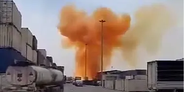 Objavljen snimak na kojem se vidi sam početak ogromne eksplozije u iranskoj luci