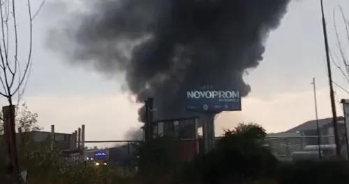 Buknuo požar u krugu modričkog preduzeća, vatrogasci na terenu