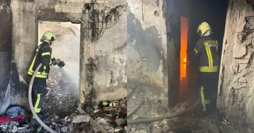Uga&scaron;en požar u zgradi nekada&scaron;nje Privredne banke u Mostaru (FOTO)