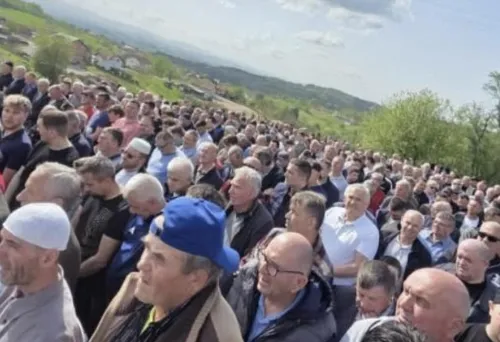 Rijeka ljudi na dženazi: Stotine se oprostile od tragično stradale Amine Japić