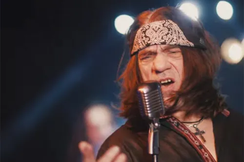 POVRATAK BOSANCA: Legendarni pjevač se vratio na muzičku scenu, pogledajte novi spot...