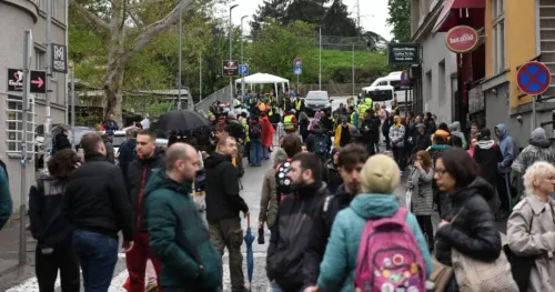 Nije bilo Jutarnjeg programa: Nastavljena blokada RTS-a, studenti su za Brnabić "sadisti"