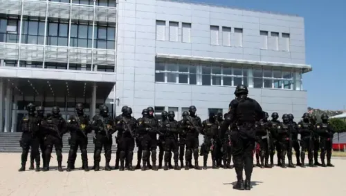 
                                    U 2026. godini u penziju ide 467 policijskih službenika iz tri državne agencije, 351 Bo&scaron;njak, brojne pozicije nepopunjene!                                