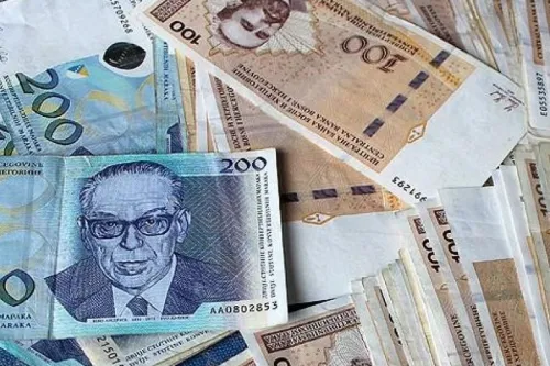 PENZIONERI ČASTE PO&Scaron;TARE: Krenula isplata mirovina, najniža iznosi...