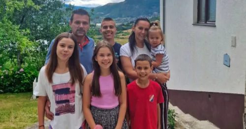 "Hajmo mi kući": Sedmočlana porodica se vratila u BiH, otkrili razloge