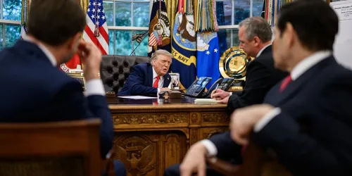 Trump razgovarao s Putinom telefonom: "Počele su pripreme za sastanak sa Zelenskim"