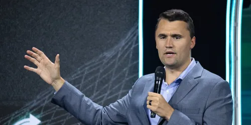 Američkom desničaru zasmetao dolazak Palestinaca u Evropu: Zapad ne smije prihvatiti jo&scaron; muslimana