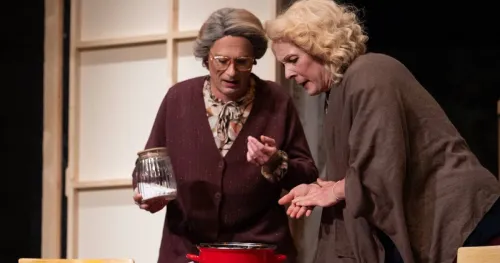 Hit predstava "Ne daj se, generacijo" gostuje u Mostaru, očekuje se puna Kosača