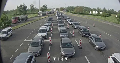 Haos na granici: Ovo su prizori s graničnih prijelaza na izlazima iz BiH (FOTO)