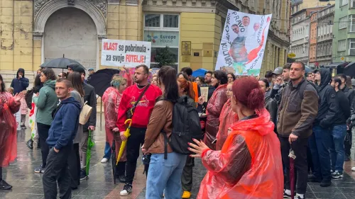 Na protestu u Sarajevu tražena odgovornost za smrt 29 osoba u poplavama u BiH