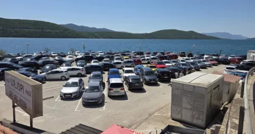 Brojni turisti u Neumu, u moru prona&scaron;li osvježenje